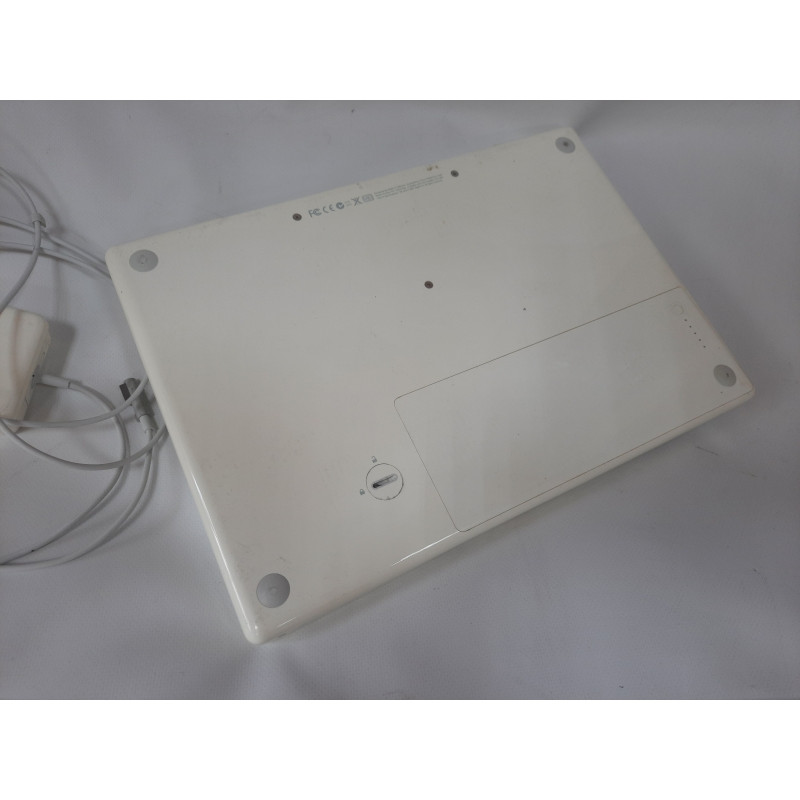 БУ Ноутбук 13.3" Apple MacBook Early 2009, Core 2 Duo P7350 (2.0ГГц) 2GB DDR2, GeForce 9400M, 120GB