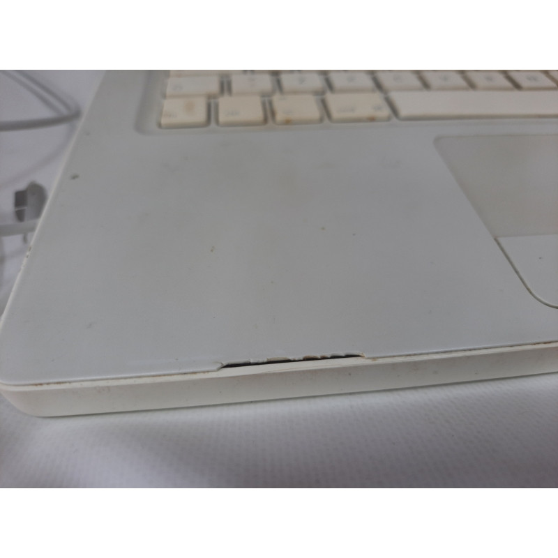 БУ Ноутбук 13.3" Apple MacBook Early 2009, Core 2 Duo P7350 (2.0ГГц) 2GB DDR2, GeForce 9400M, 120GB
