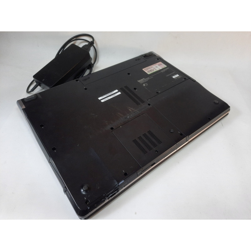 Used Laptop 17" Sony VGN-AR71SR, Core 2 Duo T8100 (2.1 GHz), 4GB DDR2, GeForce 8400M, 300GB