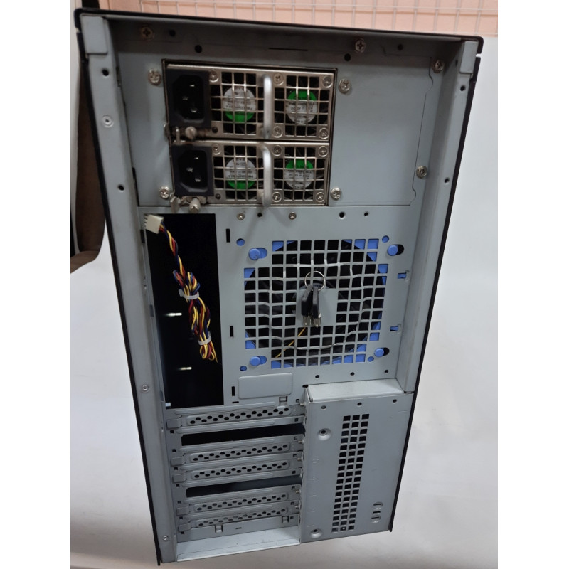 БУ Корпус для сервера Tower Chenbro SR11269, 425x620x220мм, EATX, 8x3.5" hot-swap, 2x820W