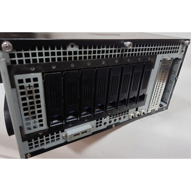 БУ Корпус для сервера Tower Chenbro SR11269, 425x620x220мм, EATX, 8x3.5" hot-swap, 2x820W