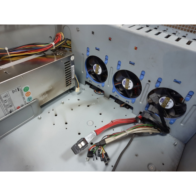 БУ Корпус для сервера Tower Chenbro SR11269, 425x620x220мм, EATX, 8x3.5" hot-swap, 2x820W