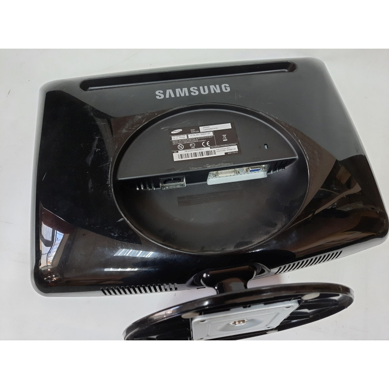 Уценка! БУ Монитор 20" CCFL TN, Samsung 2032BW_2347, 1680 х 1050 (16:10), 2мс, VGA, DVI (потертости)