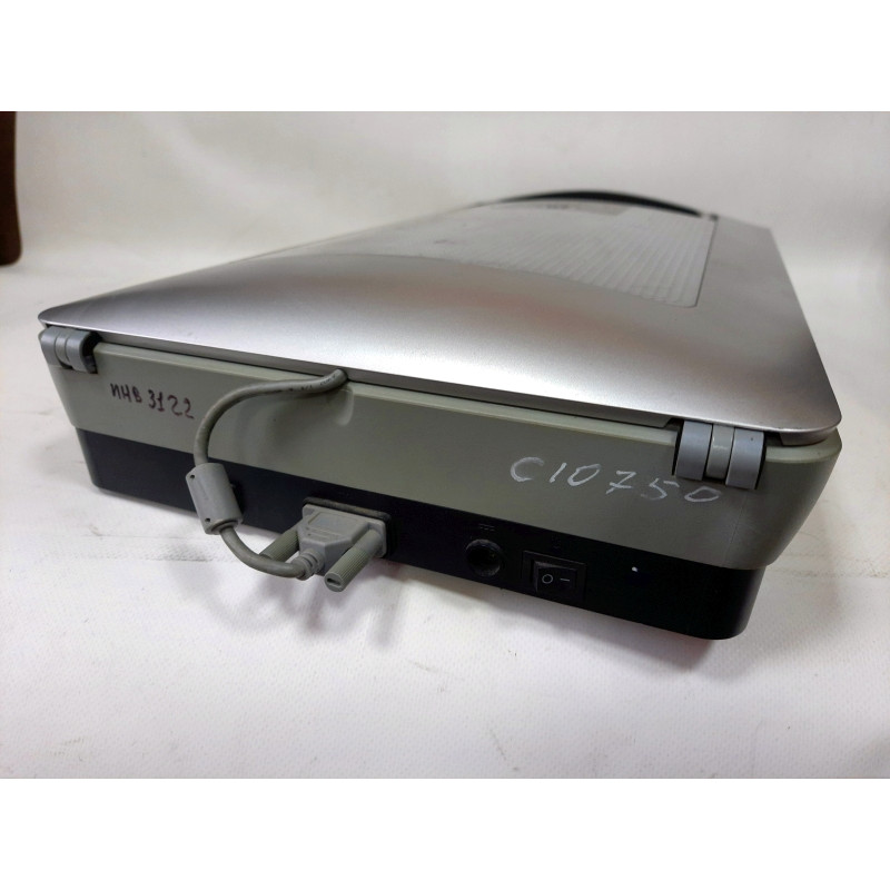 БУ Планшетний сканер HP Scanjet 4850 Photo (CCD, A4 Color, 4800x9600 dpi, USB2.0, 48-bit)