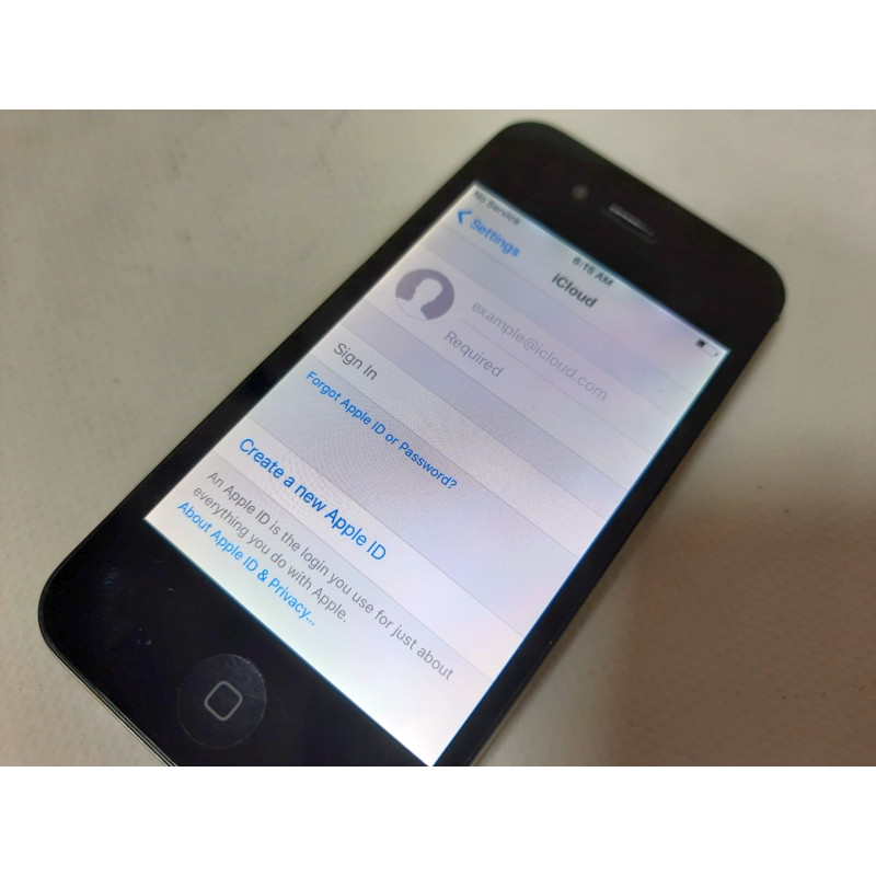Smartphone Apple iPhone 4S 64GB Black (MD269LL/A)