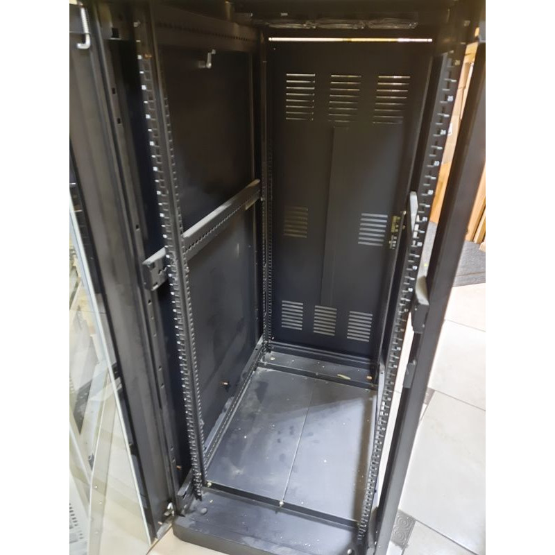 Used Floor standing cabinet 27U 600X900 Master Group, glass/blank door, on legs!!! no sidewall!