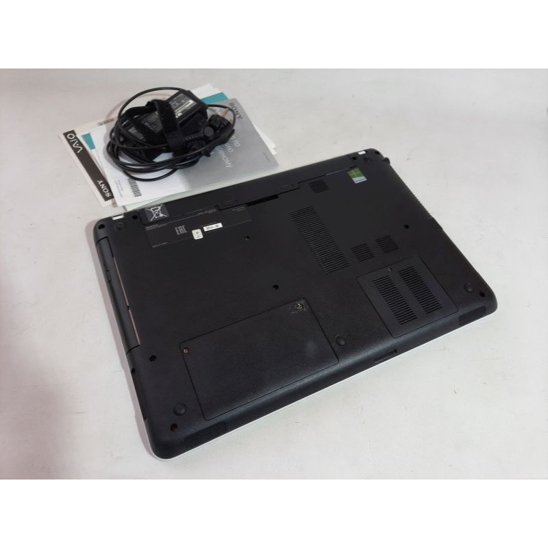 Laptop 15.5" Sony VAIO Fit 15, Pentium 2117U (1.8 GHz) 4GB DDR3, GeForce GT 740M, 500Gb HDD