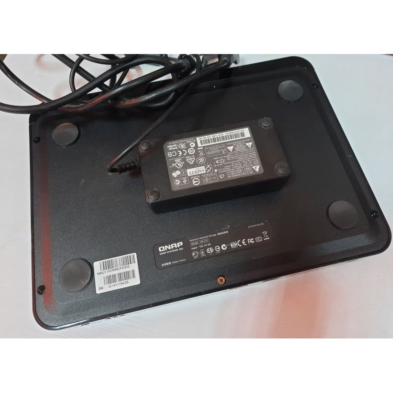 Service NAS QNAP HS-210, Marvell 6282 (1.6 GHz) 512mb DDR3, without HDD (2 x 3.5") 2 x USB3.0
