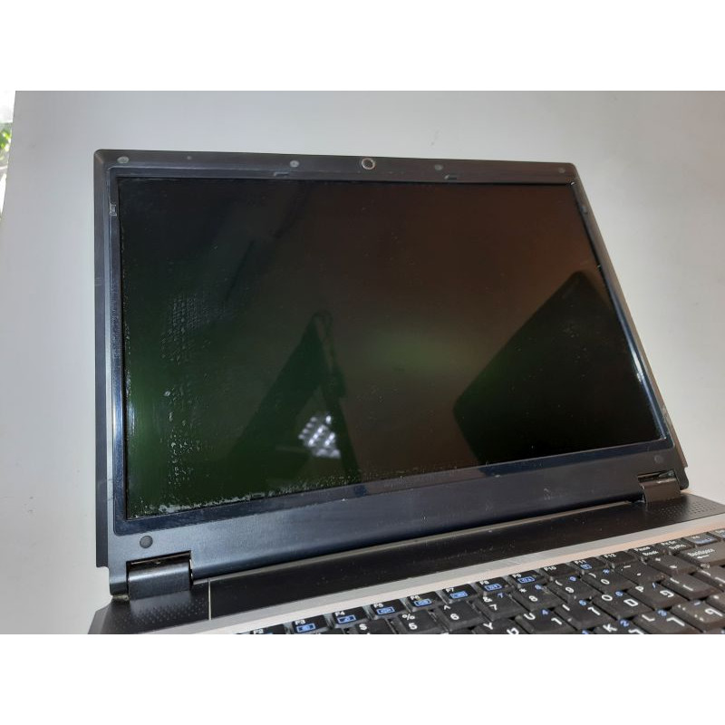 Used Notebook 15.4" Clevo Infinity M660SE, Celeron 440 (1.86 GHz) 1.5GB DDR2, Intel GMA, 60GB HDD