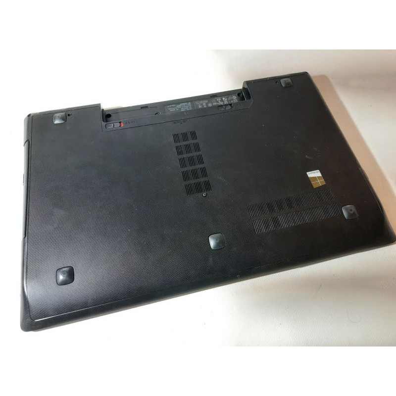 Used Case (lower part) assembly for Lenovo G710 laptop, with touchpad