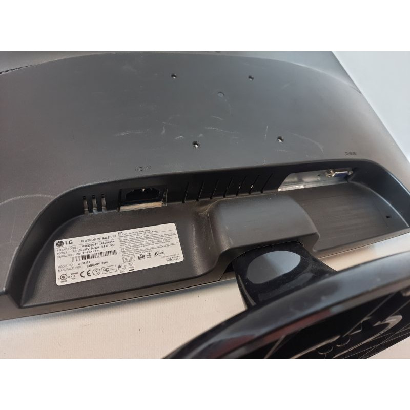 Markdown! BU Monitor 18.5" CCFL TN, LG W1943S_4971, 1366x768 (16:9), 5 ms, VGA (stripes)