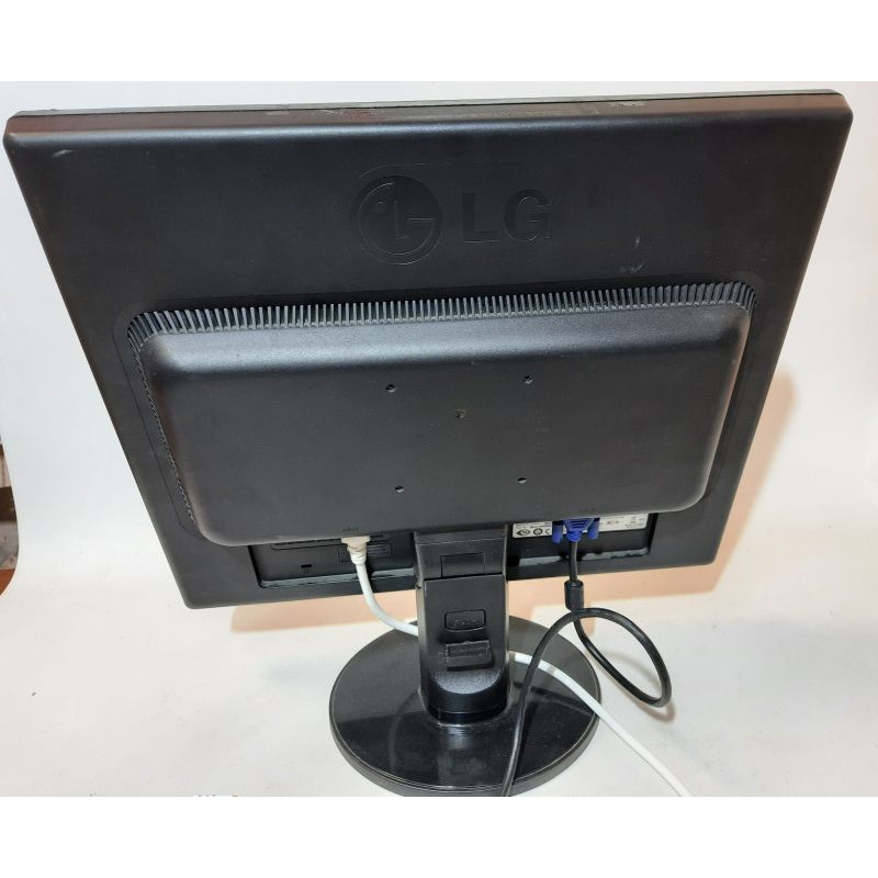 Markdown! BU Monitor 19" CCFL TN, LG L1942SE_C014, 1280x1024 (5:4), 5 ms, VGA (spot)