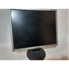 Markdown! BU Monitor 19" CCFL TN, Samsung 943N_002E, 1280 x 1024, 5 ms, 5:4, VGA (scratches)