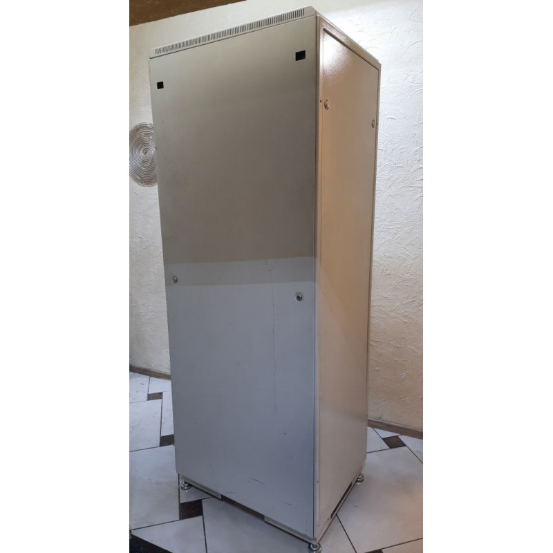 БУ Шафа підлогова 42U 600X800 ЦМО, двері скло/глуха, на ніжках