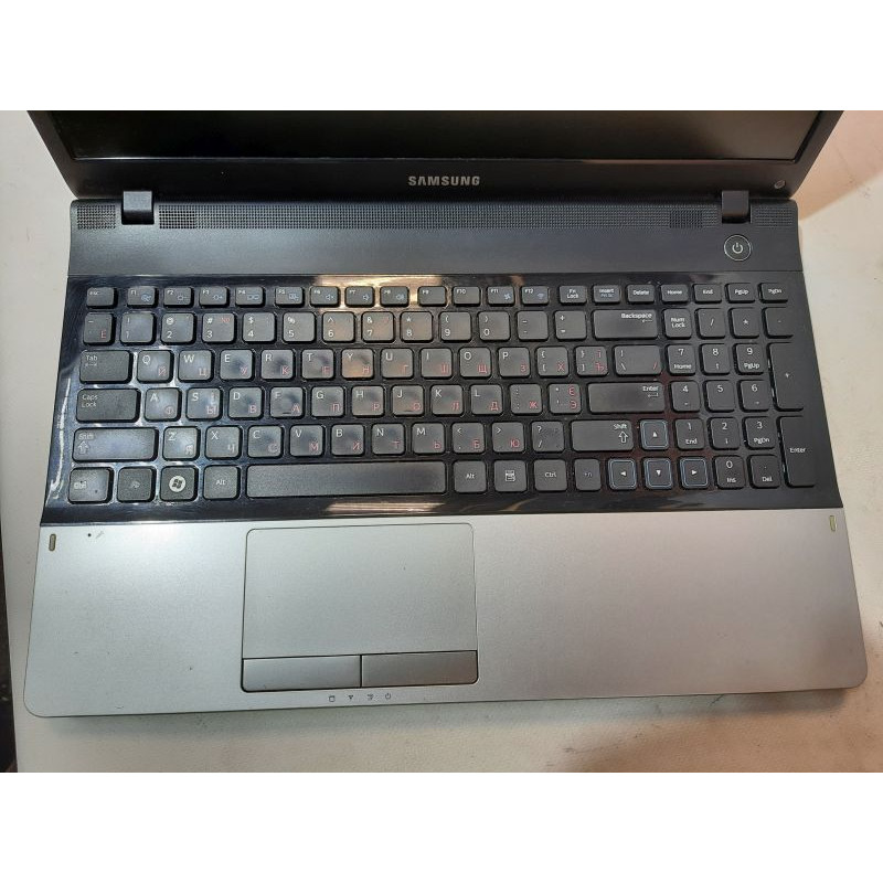БУ Ноутбук 15.6" Samsung 300E5, Celeron B800 (1.5 ГГц) 3GB DDR3, Intel HD, 320GB HDD
