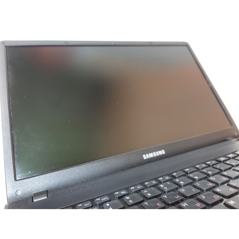 БУ Ноутбук 15.6" Samsung 300E5, Celeron B800 (1.5 ГГц) 3GB DDR3, Intel HD, 320GB HDD