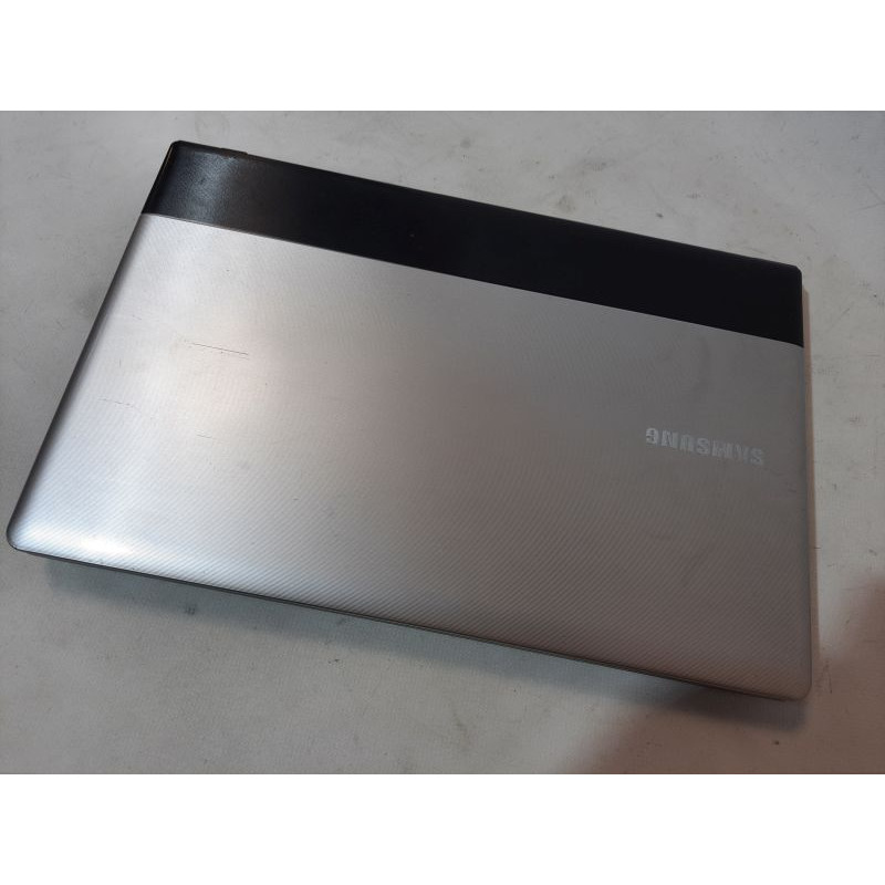 БУ Ноутбук 15.6" Samsung 300E5, Celeron B800 (1.5 ГГц) 3GB DDR3, Intel HD, 320GB HDD