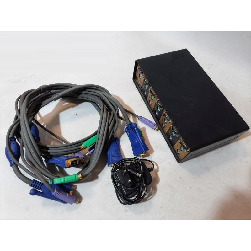 БУ KVM перемикач SignaMax 098-8060, до 6 пристроїв VGA PS/2