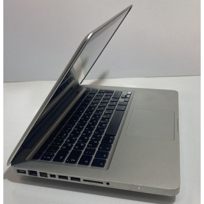 Laptop 13.3" Apple MacBook Pro Mid 2009, Core2Duo P8700 (2.5GHz) 4GB DDR3, Nvidia 9400M, 250 SSD