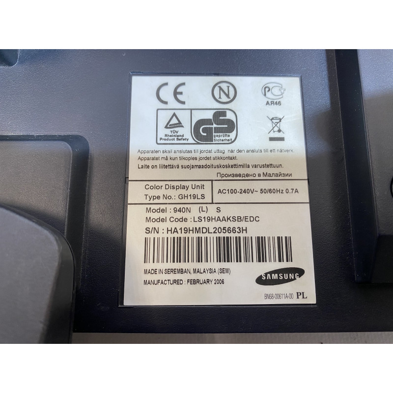 Уценка! БУ Монитор 19" CCFL TN, Samsung 940N, 1280 x 1024, 5 мс, 5:4, VGA (развод на матрице)