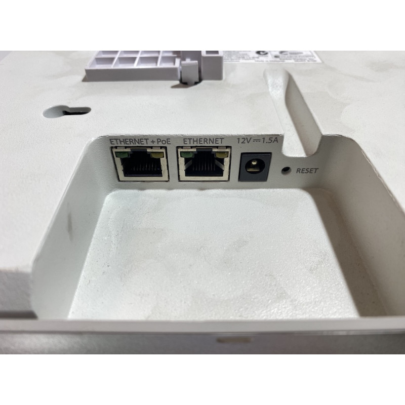 БУ Wi-Fi точка доступу Ruckus ZoneFlex R700, 802.11ac, 2.4/5 ГГц, 2 x Gigabit, PoE живлення