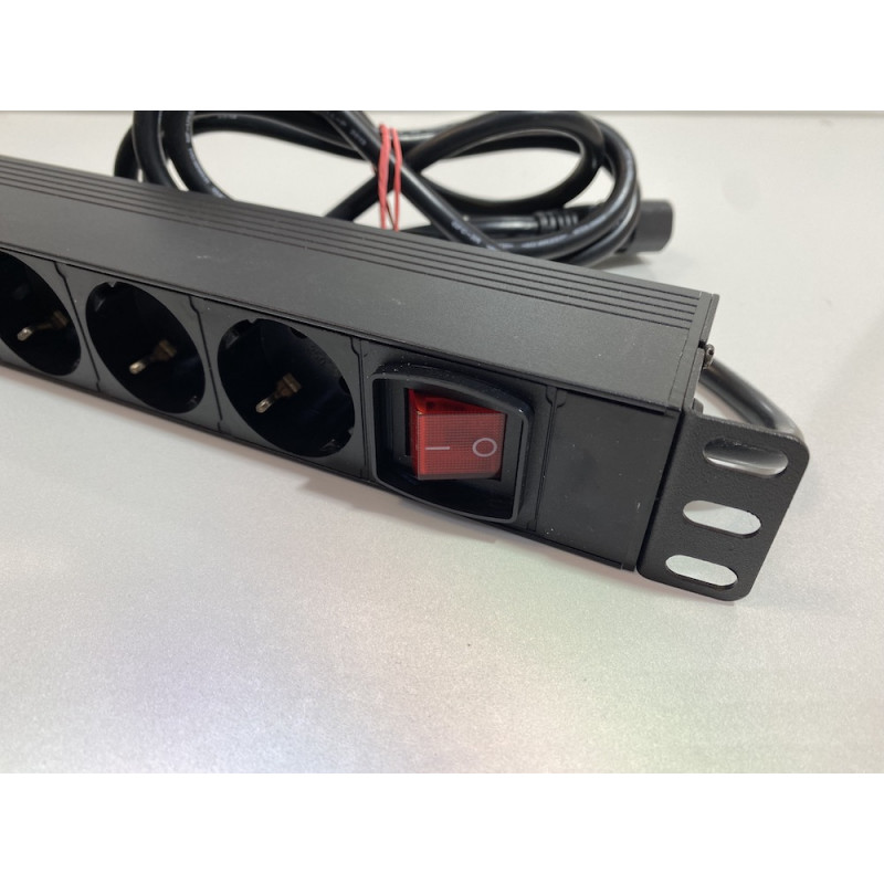 БУ Блок розеток MY 19" 8 розеток, выкл., сталь, корпус PDU 220В, 16А, С14 (GNS2808)