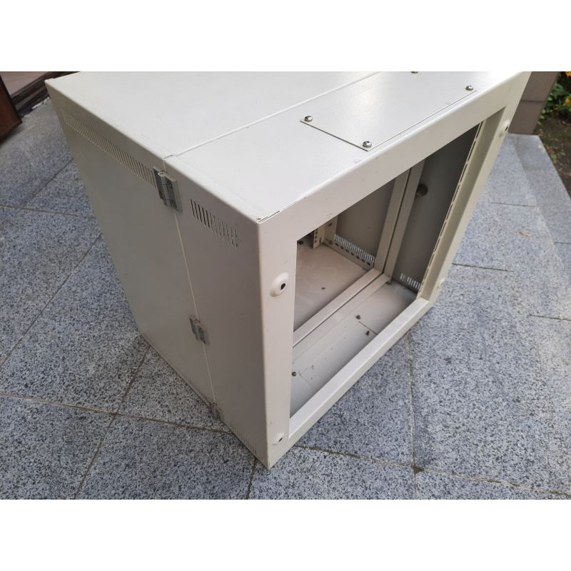 Used Wall-mounted cabinet 9U 600x600x450, without doors