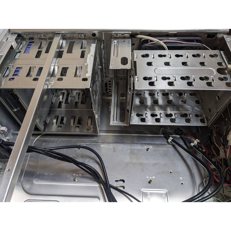 БУ Корпус Thermaltake Tsunami VA3000 Aluminium, 495x210x478, без БП (верхний) ATX
