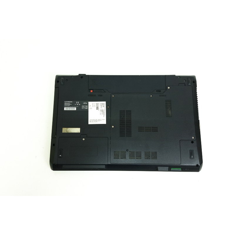 Уцінка! БУ Ноутбук 15.6" Fujitsu Lifebook AH532, Core i7-2620M (2.7ГГц) 8GB DDR3, GT 620M, 750GB HDD
