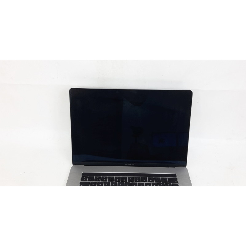 БУ Ноутбук 15.4" Apple MacBook Pro Mid 2019 (A1990), i9-9880H, 32GB DDR4, Pro 560X (4ГБ), 1TB SSD