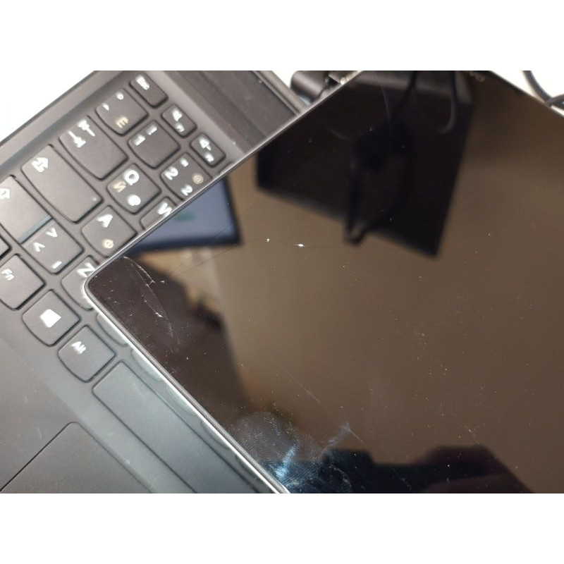 Уценка! БУ Ноутбук 12.2" Lenovo Miix 510, Core i5-6200U, 8GB DDR4, Intel HD, 256GB (треснувшее стекло)