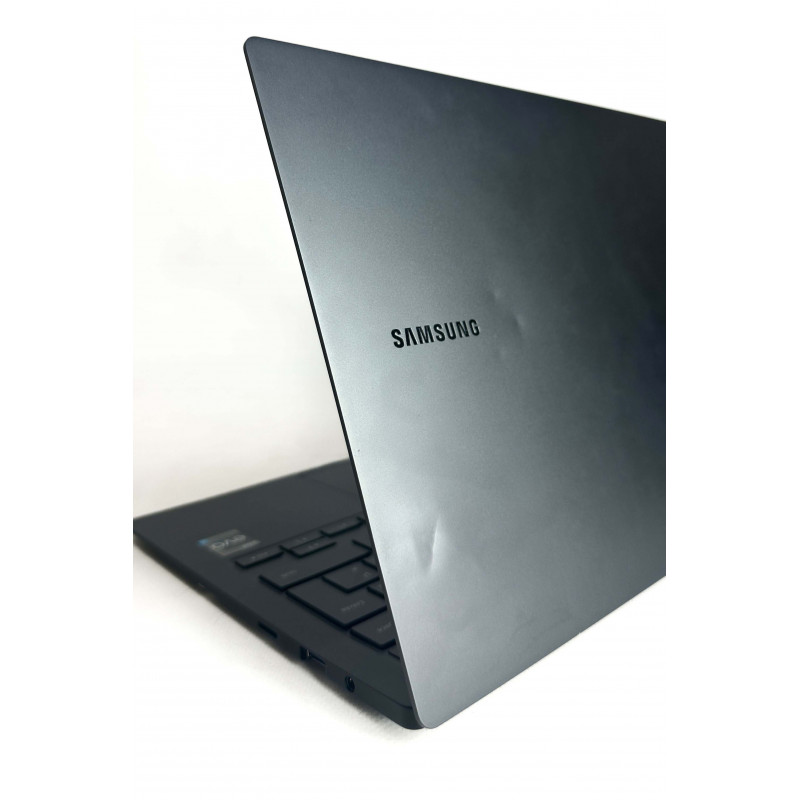 БУ Ноутбук 13.3" Samsung Galaxy Book 2 Pro, Core i7-1260P (3.4 ГГц) 16GB DDR5, Iris Xe, 512Gb SSD