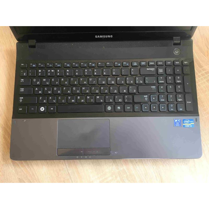 БУ Ноутбук 15.6", Samsung NP300E5X, Core i3-2370M (2.40 ГГц), 4GB DDR3, 500GB HDD