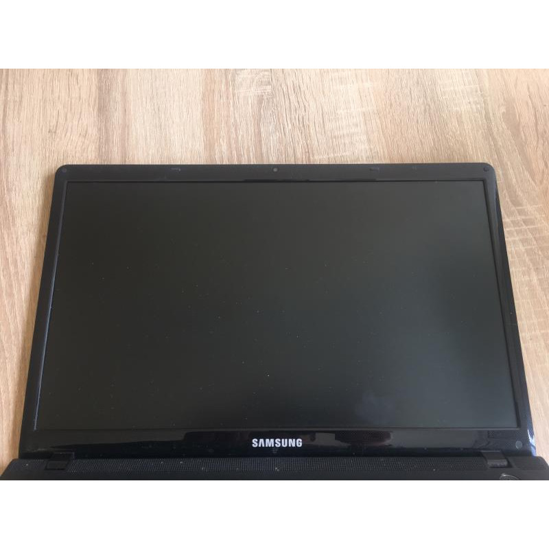 БУ Ноутбук 15.6", Samsung NP300E5X, Core i3-2370M (2.40 ГГц), 4GB DDR3, 500GB HDD