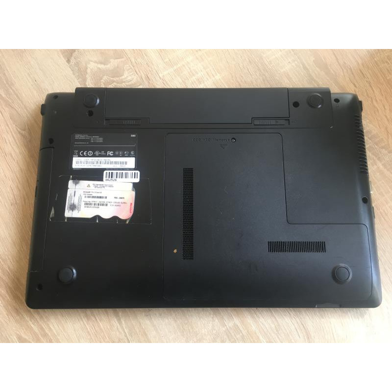 БУ Ноутбук 15.6", Samsung NP300E5X, Core i3-2370M (2.40 ГГц), 4GB DDR3, 500GB HDD