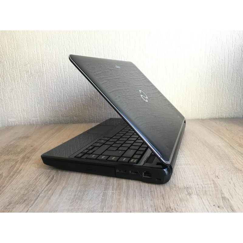 Laptop 13.3", Fujitsu Lifebook SH531, i3-2370M (2.4 GHz), GT 410M (1 GB), 4GB DDR3, 320GB HDD