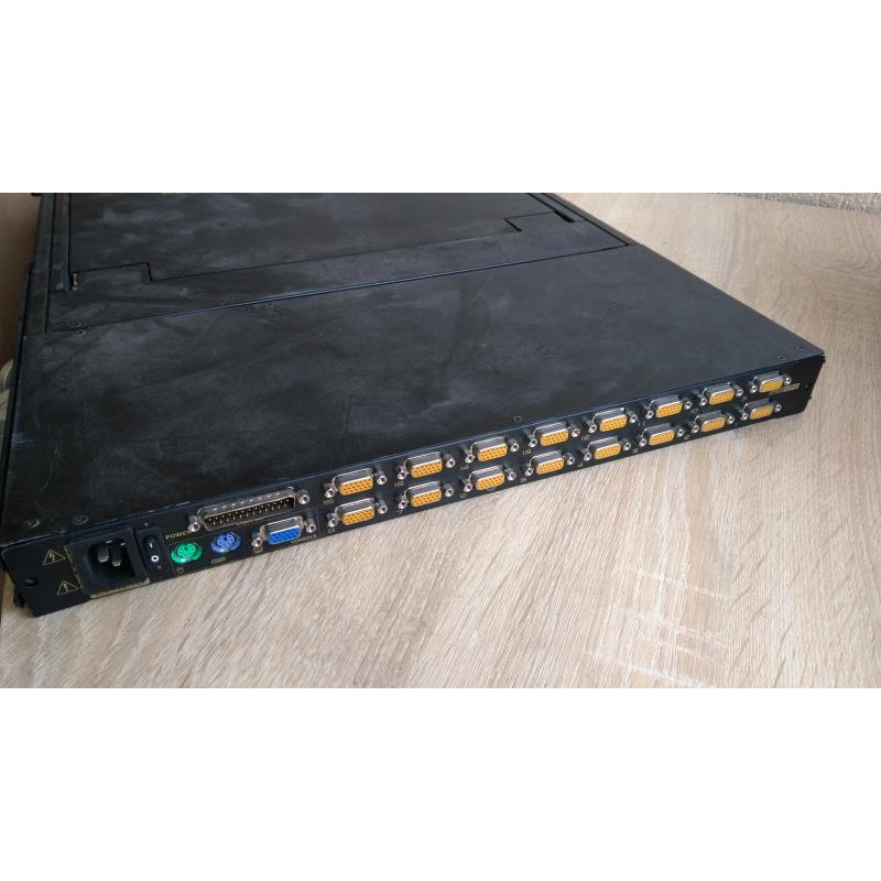 БУ KVM перемикач (консоль) ATEN CL-1216, LCD 17" (1280х1024) клавіатура та тачпад, 16 x SPHD