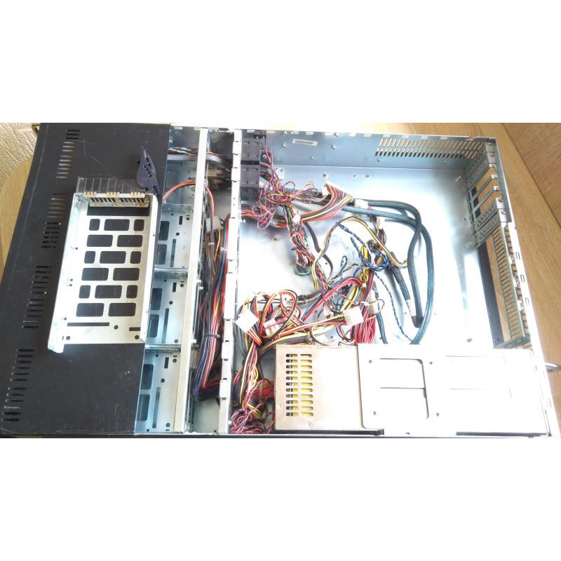 БУ Корпус для сервера 2U AIC RMC2K2-XP, 483x686x89мм, EATX, 8x3.5", 800W