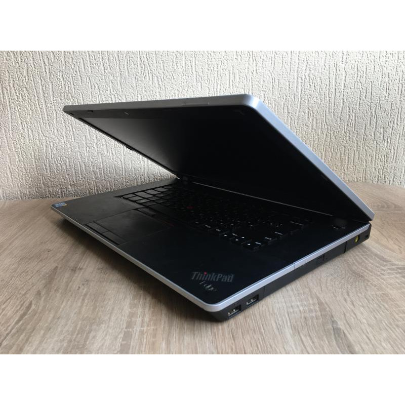БУ Ноутбук 15.6" Lenovo ThinkPad Edge 15 (0301-F4G) Core i5-430M (2.26 GHz), 4GB DDR3, HDD 320 GB