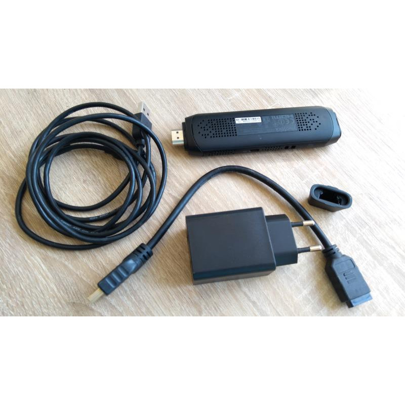 БУ Міні ПК Asus VivoStick TS10, Atom Z8350 (1.44Ghz) 2Gb DDR3 (2+2), Intel HD (HDMI), 32Gb eMMC