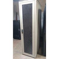 БУ Шафа підлогова 42U 600X1000 ITK, двері перфорація, на ніжках