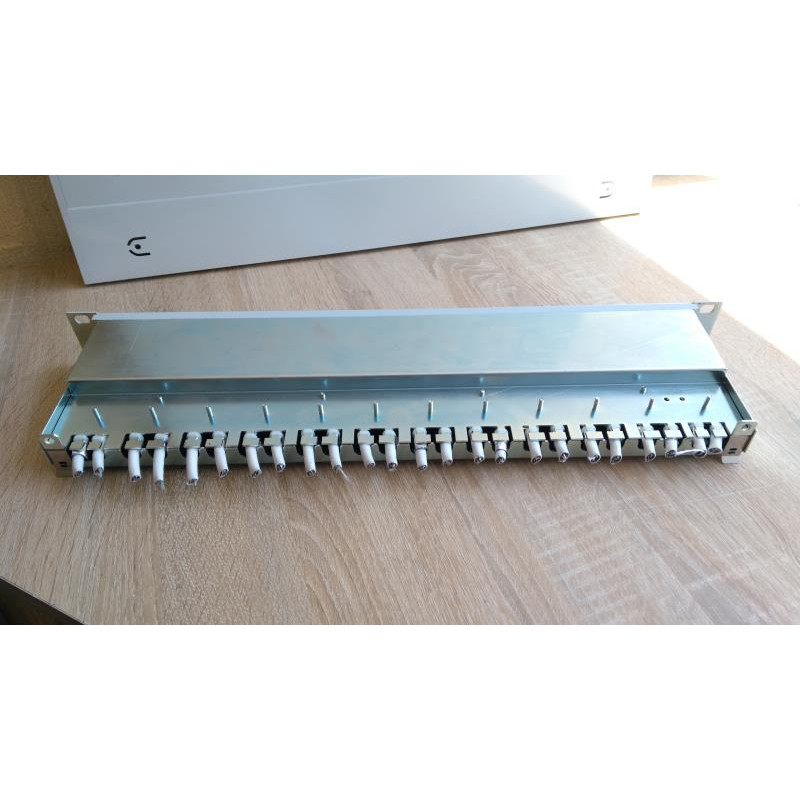 Used Patch panel 24 ports, 1U AMP Netconnect, Cat.5e, STP (336671-2)