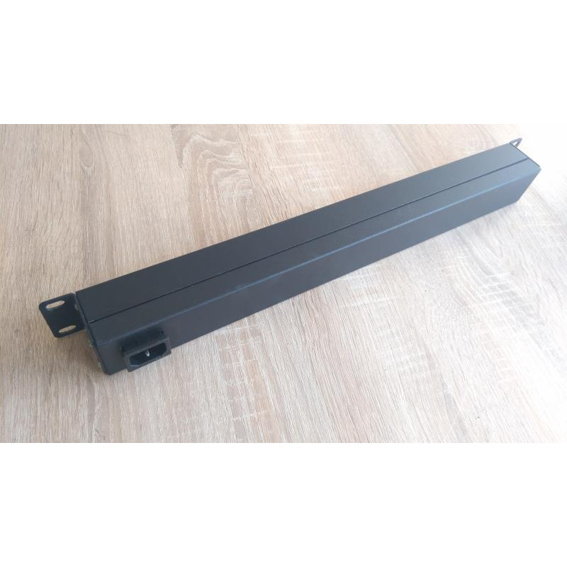 БУ Блок розеток 19" 1U (PDU) 8 розеток Schuko, подключение C14, выключатель