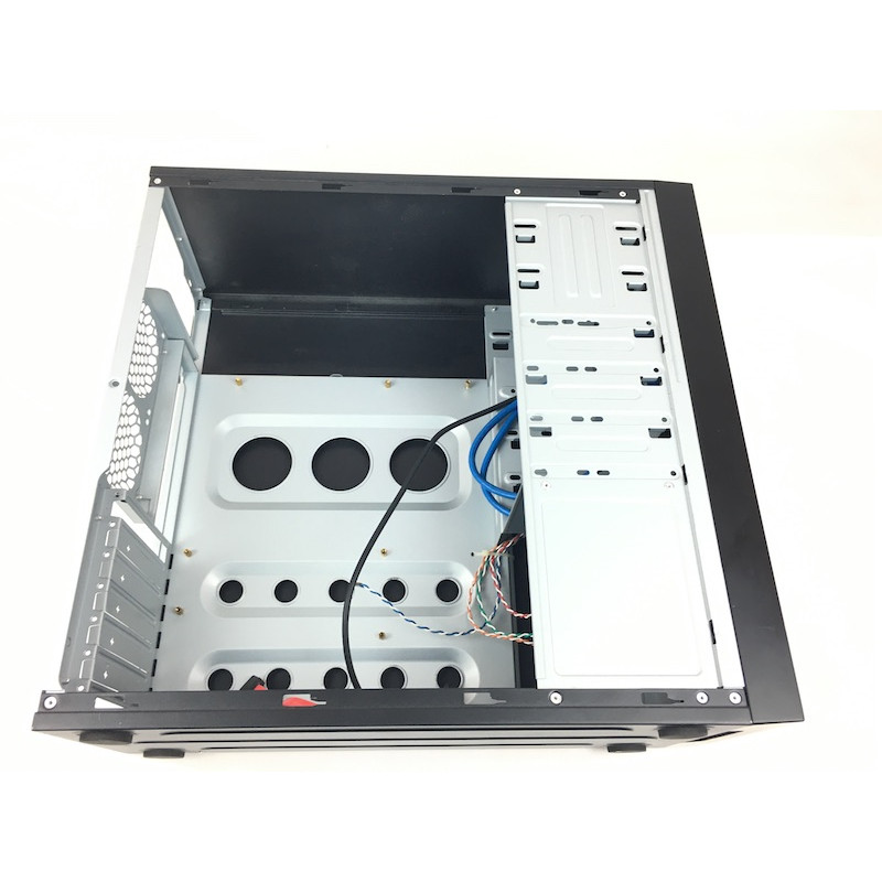 БУ Корпус ATX без БП Chieftec (014) габариты: 427x412x160мм; отсеки: 2x5.25" 4x3.5", верхний БП