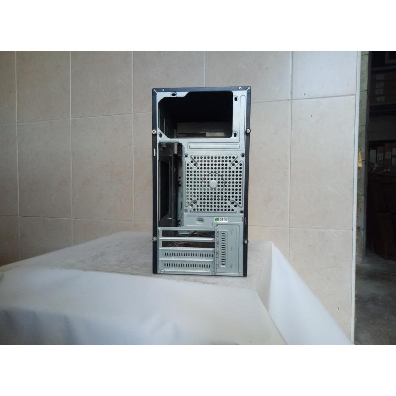 Used mATX case without CP Chieftec (040) dimensions: 405x350x180mm; bays: 2x5.25" 2x3.5", top PSU
