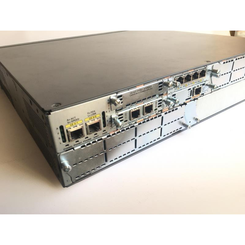 БУ Маршрутизатор Cisco 2821 + 3 модуля расширения (2 RJ45 x GE, 2 x USB 1.1)