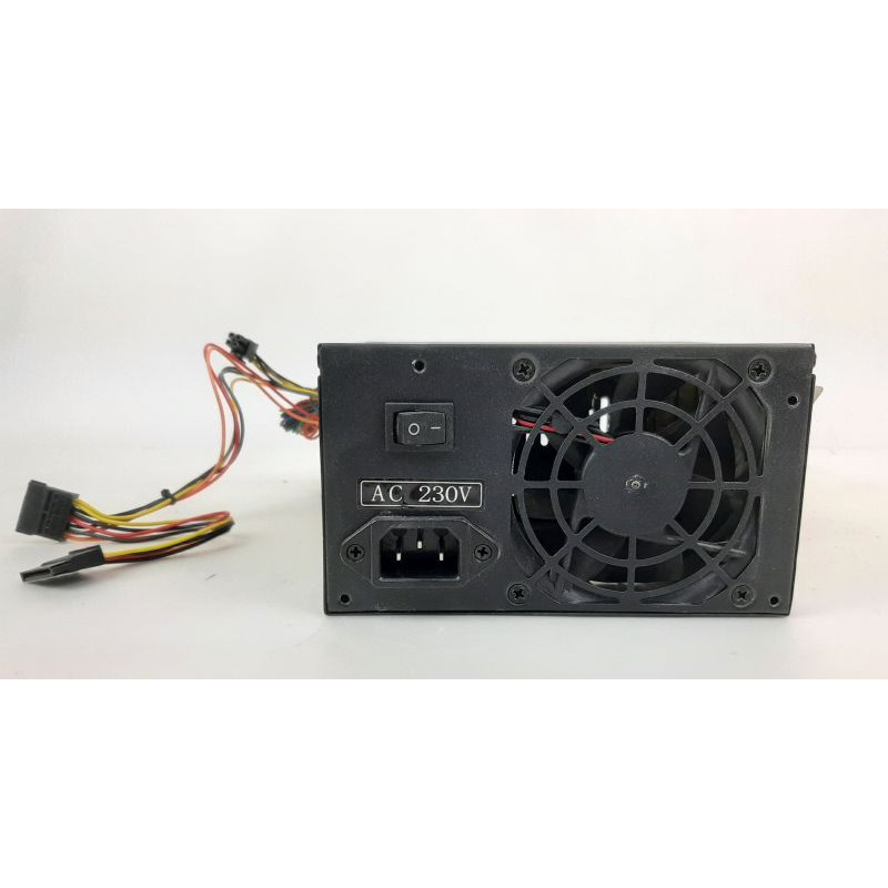 БУ Блок питания 400 Вт Qube, 24+4pin, питание видеокарты - Нет, 80 мм, ATX, QBF ATX 400W-08