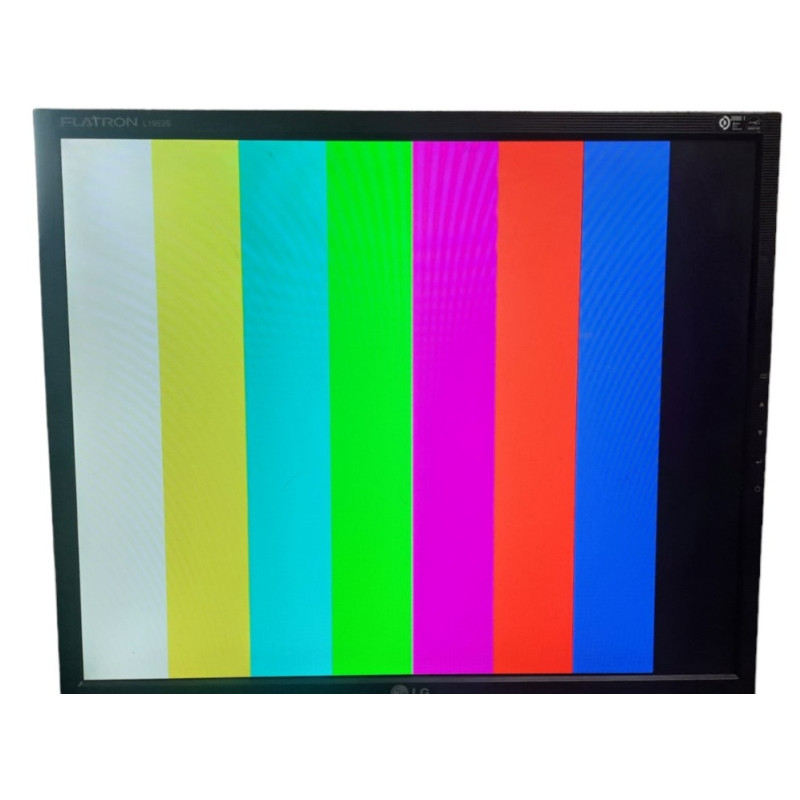 Markdown! BU Monitor 19" CCFL TN, LG Electronics L1953S-BF, 1280x1024 (5:4), 5 ms, VGA (scratches)