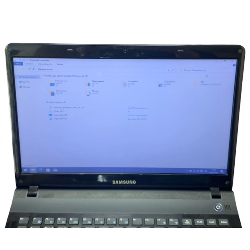 БУ Ноутбук 14" Samsung NP300E4A, Celeron B950 (2,1 ГГц), 8 ГБ DDR3, Intel HD, 120 ГБ SSD